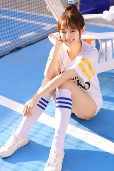 五个黑人玩一个女5P的小说